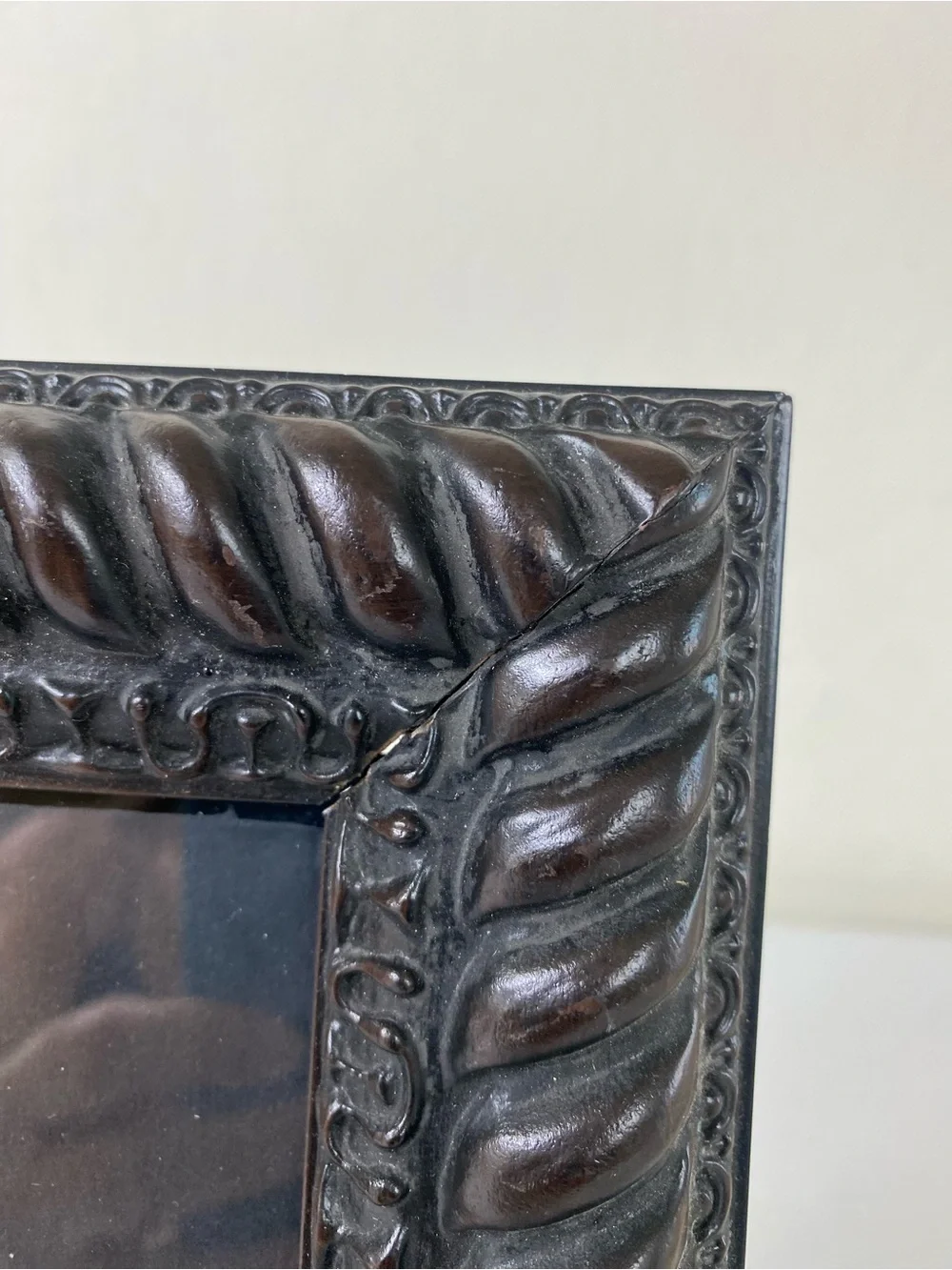 Ornate Dark Brown Rope-Edge Photo Frame